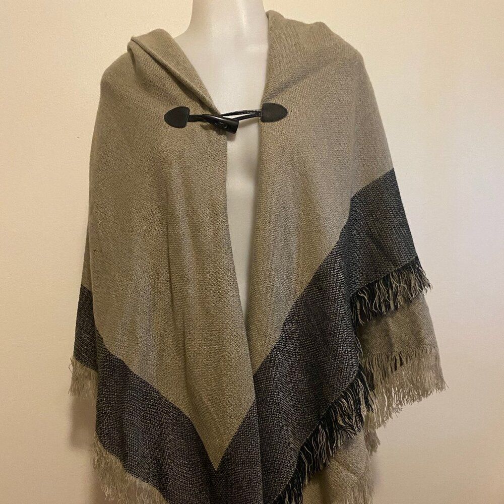 Apt. 9 Hooded Colorblock Fringe Poncho Wrap Toggle Closure OS - Picture 1 of 4